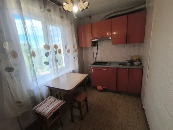 Продажа Крупногабаритной 1-комнатной в Калининском районе. Пархоменко. Сквер Строитель, пр-т Мира Донецк