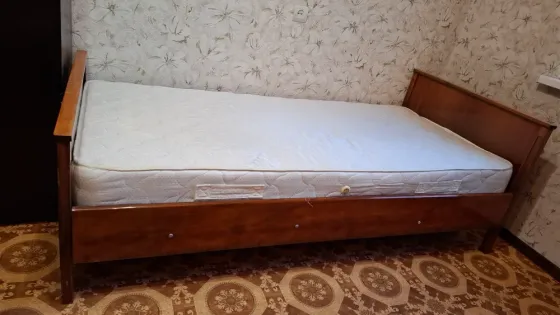2 односпальные кровати с матрасами Макеевка