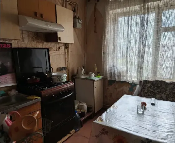 Продам 3-х комнатную квартиру на Зелёном Макеевка