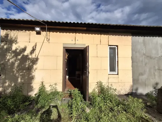 Продам 1/2 дома Макеевка