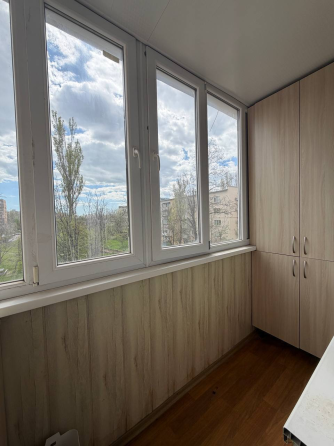 в продаже трехкомнатная квартира Мариуполь