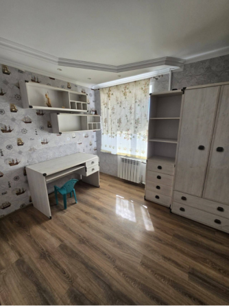 в продаже четырехкомнатная квартира Мариуполь