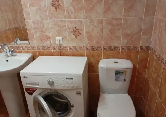 Сдаю однокомнатную квартиру 43.0 м² этаж 3/5 Ворошиловский район, Крупская библиотека, Администрация Донецк