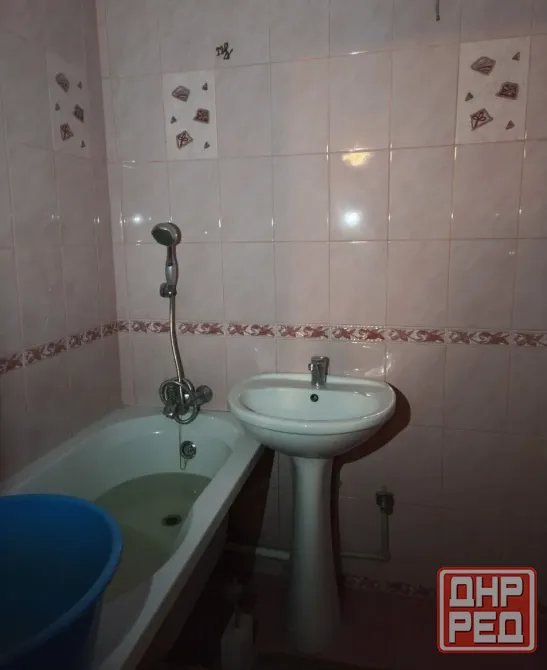 Продам 3-х комнатную квартиру в м-не Октябрьский Макеевка - изображение 2