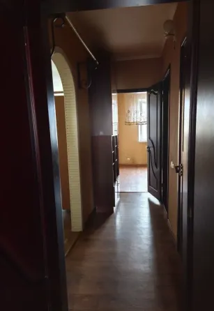 Продам 3-х комнатную квартиру на Зеленом в районе Танка Макеевка