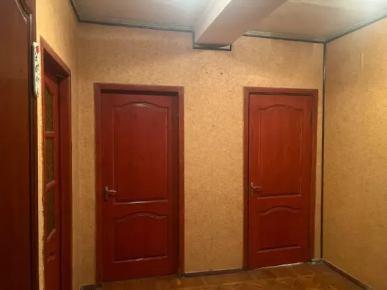 Продам 4-кв.,Крытый рынок,пр.Театральный Донецк
