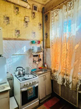 Продам 3-ю сталинку по ул. Спортивная, Стадион Металлург Донецк