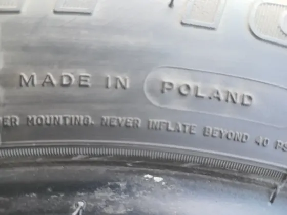 Продаю комплект резины 205 60 16 Донецк