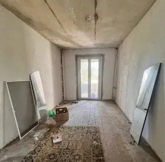 Продам 3-х комнатную квартиру на Батова Макеевка
