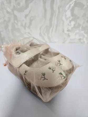 Продам детскую обувь Макеевка