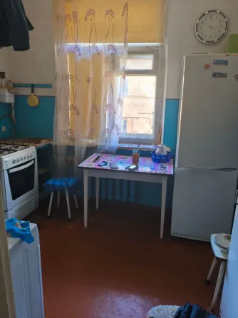 сдам 2-х комн. кв.,в р-н пролетарского исполкома,на ул.робеспьера.в квартире имеется стиральн.машинк Донецк