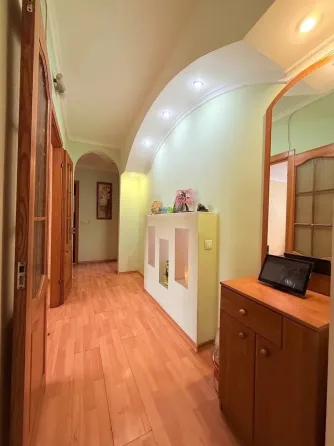 продажа 3 к квартиры г.макеевка мкрн зелёный (храм) Донецк