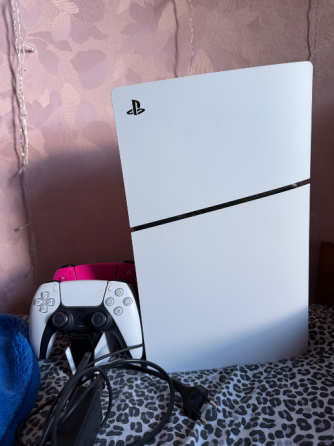 Продам PS5 slim с дисководом, 1tb Макеевка