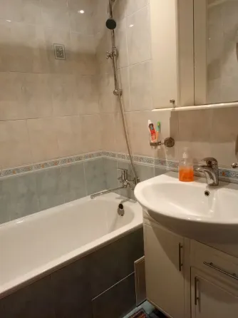 Продам 3-ку с Холлом 72.9 кв.м. Донецк