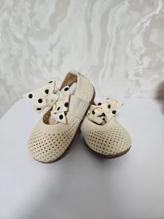 Продам детскую обувь Макеевка