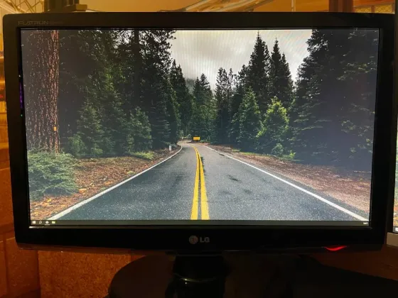 Монитор LG Flatron W2253TQ Макеевка