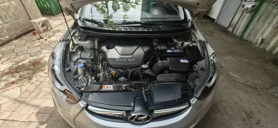 Продам Hyundai Elantra 1,6 механика Донецк