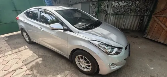 Продам Hyundai Elantra 1,6 механика Донецк