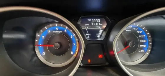 Продам Hyundai Elantra 1,6 механика Донецк