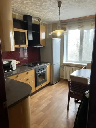Продам 3х ком квартиру.Мкр Зелёный.первые дома Макеевка