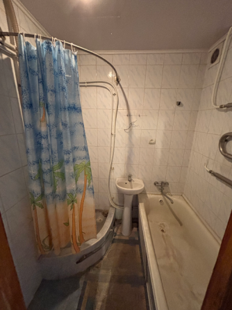 Продаётся 2 комн. кв. Даки Макеевка