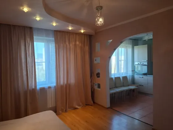 Сдам 4-комнатную квартиру 84,1 м2, больница Калинина. Донецк