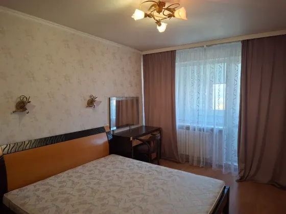 Сдам 4-комнатную квартиру 84,1 м2, больница Калинина. Донецк