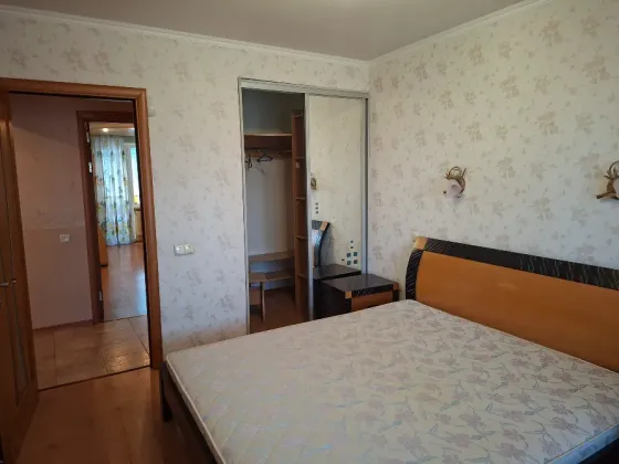 Сдам 4-комнатную квартиру 84,1 м2, больница Калинина. Донецк