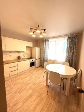 Сдаю 1-к квартиру 35м² в Буденновском р-не, улица 230-й Стрелковой Дивизии, 7 Донецк