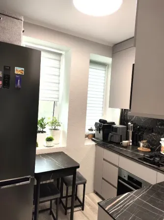 Продажа 2х ком. пл. Бакинских комиссаров.Ремонт,мебель,техника. Донецк
