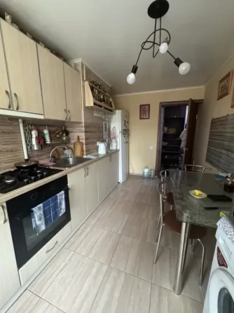 Купить четырехкомнатную квартиру в Левобережном р-не Мариуполь