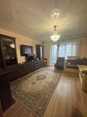 Купить четырехкомнатную квартиру в Левобережном р-не Мариуполь