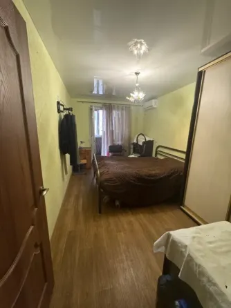 Купить четырехкомнатную квартиру в Левобережном р-не Мариуполь