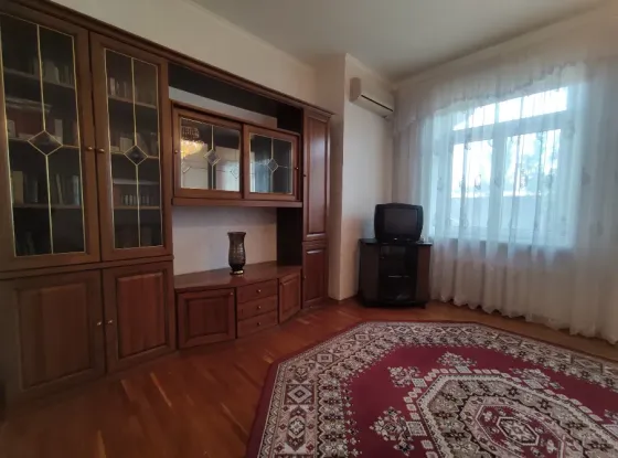 Продам необычную 3к квартиру в Донецке Донецк
