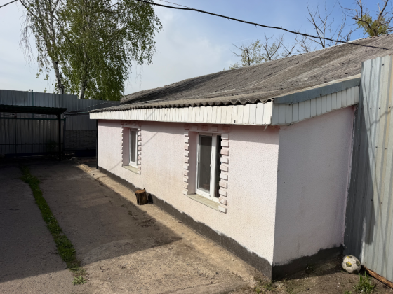 Продажа коммерческого помещения 300 м.кв.гостевой дом, 4 отдельн жилых блока.с участком под магазин Донецк