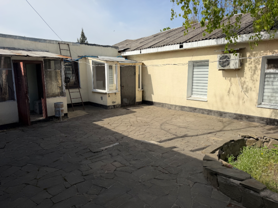 Продажа коммерческого помещения 300 м.кв.гостевой дом, 4 отдельн жилых блока.с участком под магазин Донецк