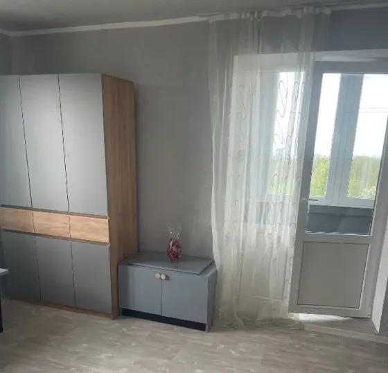 сдам 1 ком кварт. в макеевке. евро, новая мебель. вся техника. Макеевка