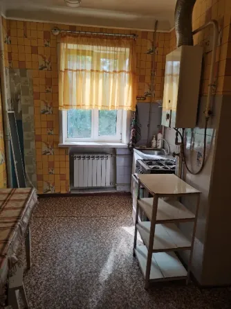 Продаю трёхкомнатную квартиру на Вертикальной , Будённовский район. Донецк