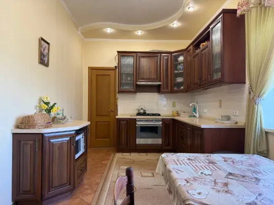 дом в пгт ялта Мариуполь