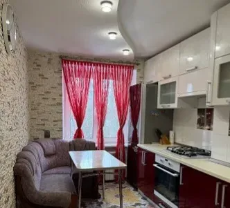Сдам отличную 3-х квартиру на Бажанова Макеевка