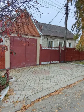 Продается уютный дом с гаражом в микрорайоне Восточный, Левый берег. Мариуполь