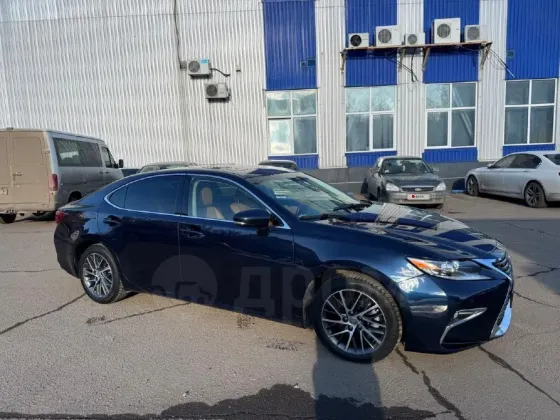 lexus ES 350. Авто в шикарном состоянии! 5 из 5. Донецк