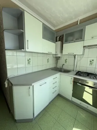 Продам отличную 2 к.кв. на Азотном, мебель, техника, 4/5 , разд.комнаты Донецк