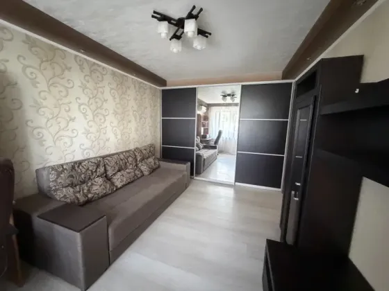 Продам отличную 2 к.кв. на Азотном, мебель, техника, 4/5 , разд.комнаты Донецк