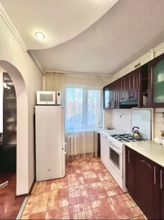 Продается 2-х комн. кв-ра г.Донецк, Майский рынок Донецк