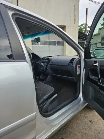 Продам VW Polo 4 хэтчбек, 2003 год, автомат Донецк
