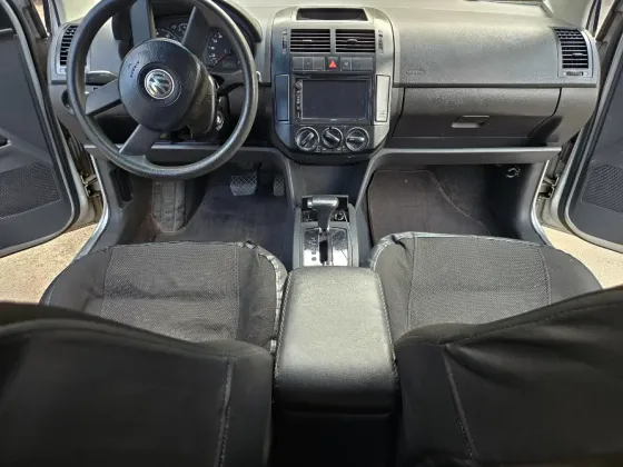 Продам VW Polo 4 хэтчбек, 2003 год, автомат Донецк