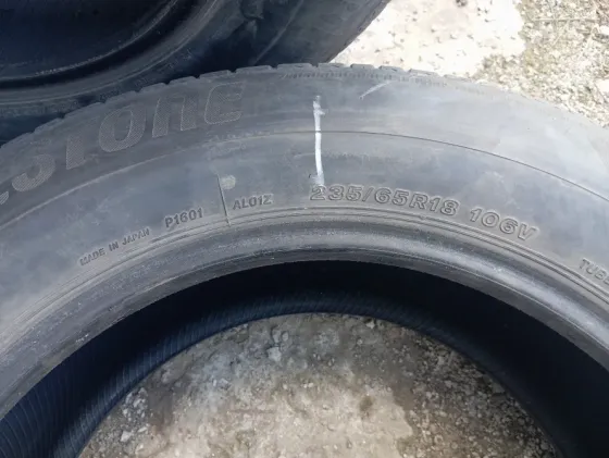 Шины 235/65R18 Bridgestone лето б.у Донецк