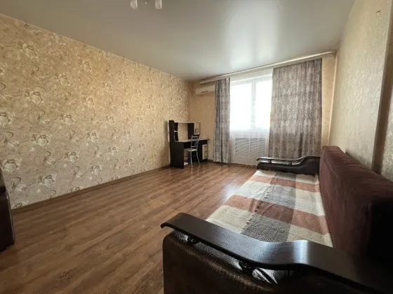 Сдаю 1 комнатную 36м² квартиру в Ленинском районе, улица Луговцова, 3 Донецк