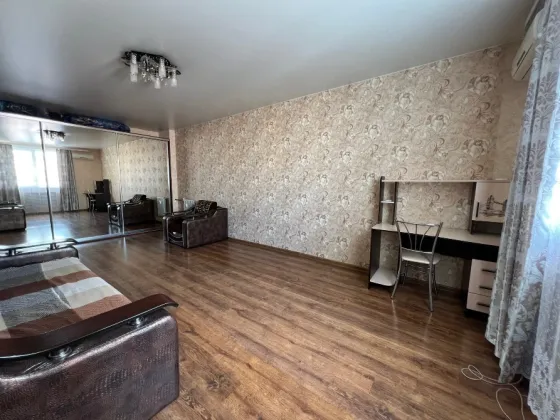 Сдаю 1 комнатную 36м² квартиру в Ленинском районе, улица Луговцова, 3 Донецк